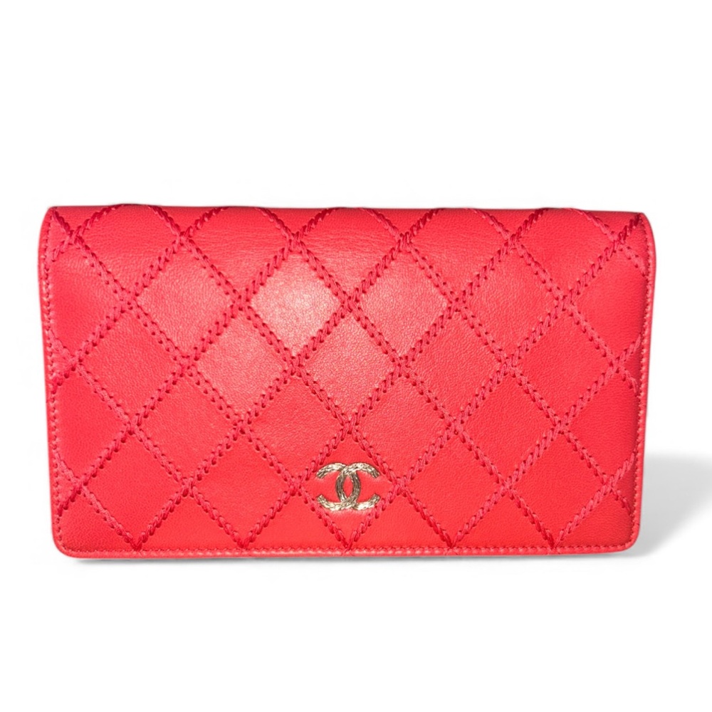 Chanel Authentic Fiery Orange Quilted Lambskin Yen Wallet with Silver CC NEW